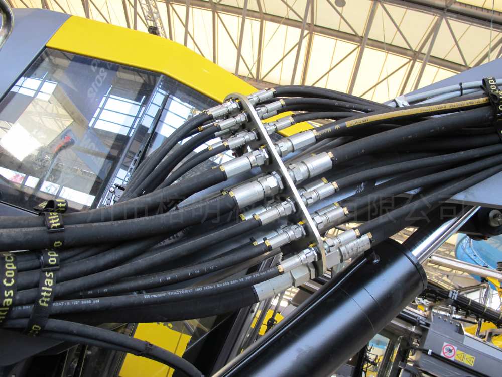 工程用編織膠管的特點(鋼絲編織膠管規(guī)格及技術(shù)參數(shù)) 工程用編織膠管的特點(鋼絲編織膠管規(guī)格及技術(shù)參數(shù))